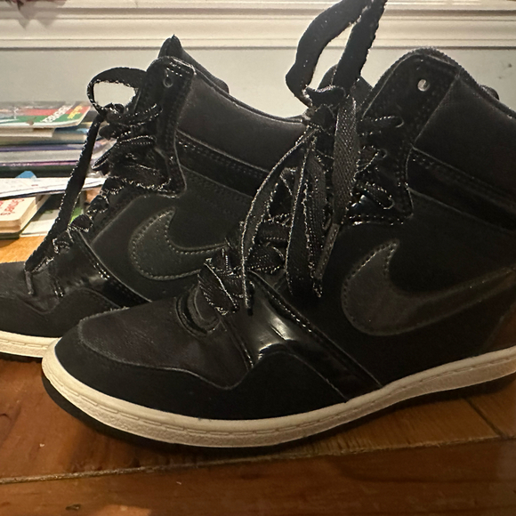 RARE NIKE FORCE woman’s sky high sneakers with hidden heal - Picture 4 of 4